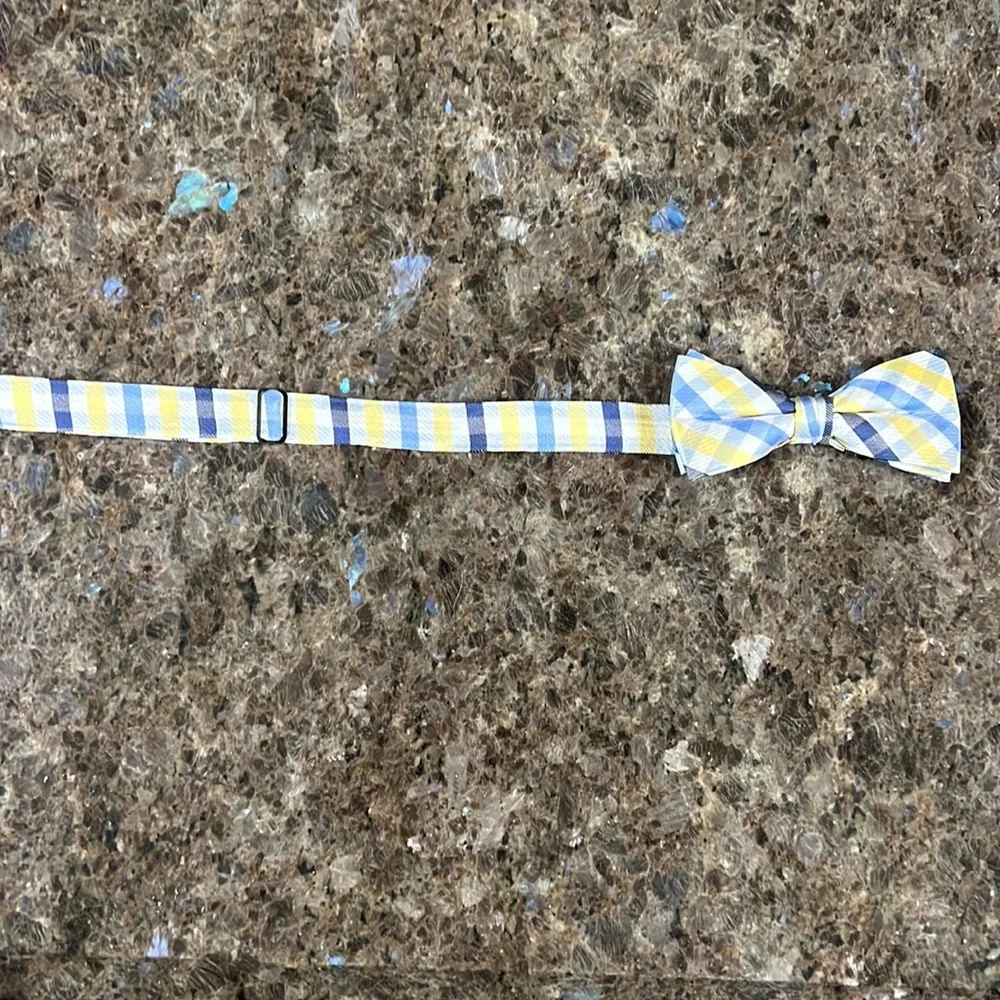 J. Khaki Bow Tie